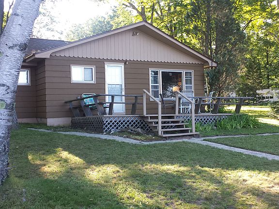 3rd image of 5011 Maple Knoll Dr NE