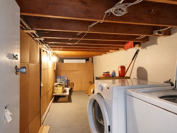 2 bedroom rental in Surrey — photo 15