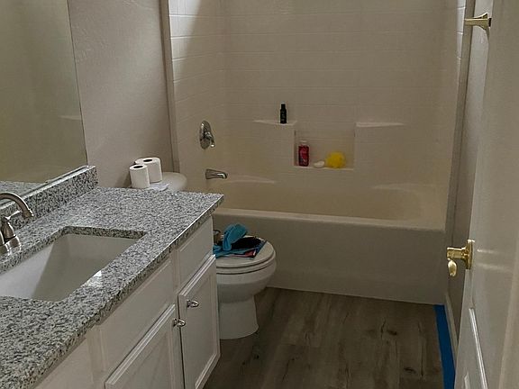 4th image of 1927 E Williams Dr