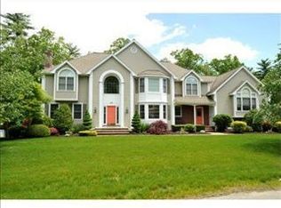 137 Lancaster Rd, North Andover, MA 01845