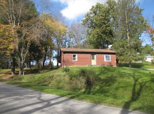 4006 Macaw Rd NE, Carrollton, OH 44615