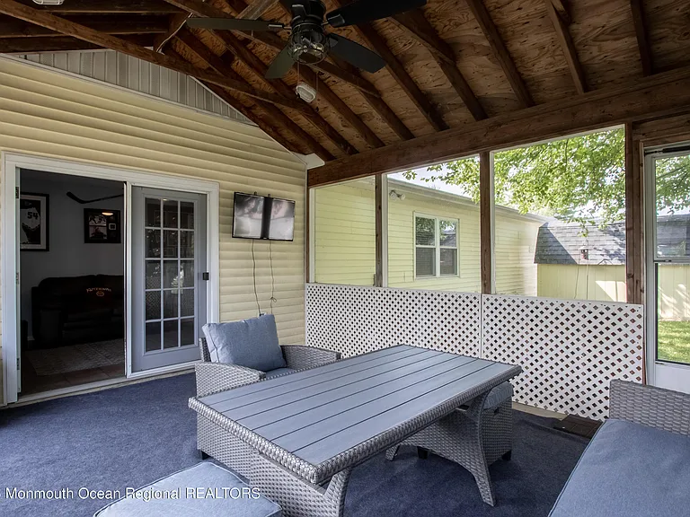 49 Williamsburg Dr — Photo 28