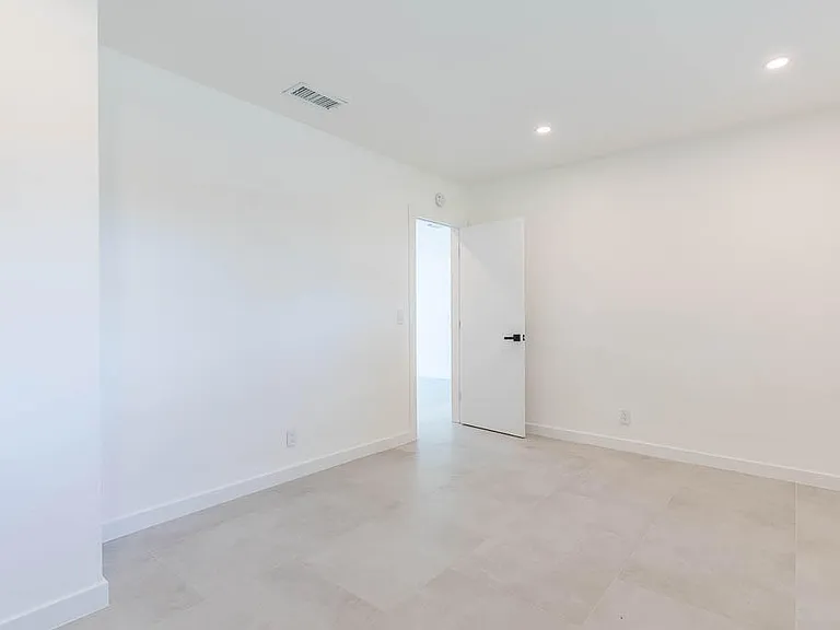 2712 Lake Ida Rd — Photo 32