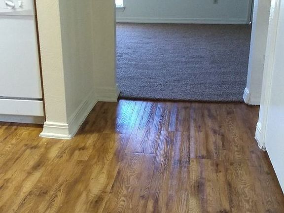 2nd image of 2138 Airline Dr Unit 114