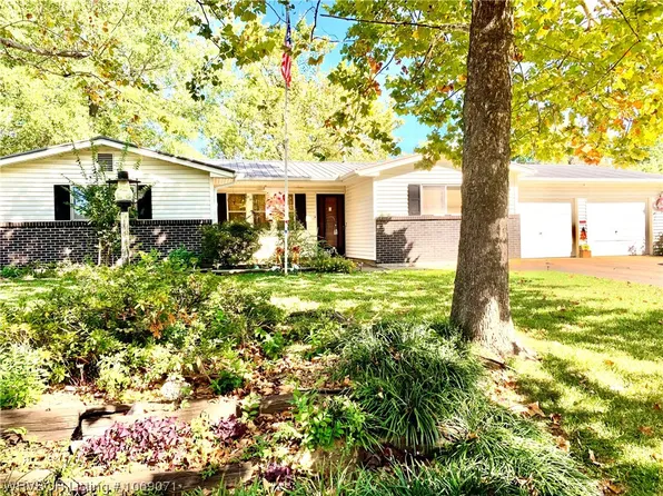 101 Poe Ave, Poteau, OK 74953