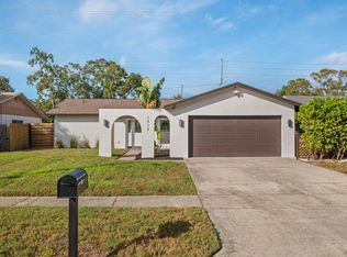 1912 Radcliffe Dr N, Clearwater, FL 33763