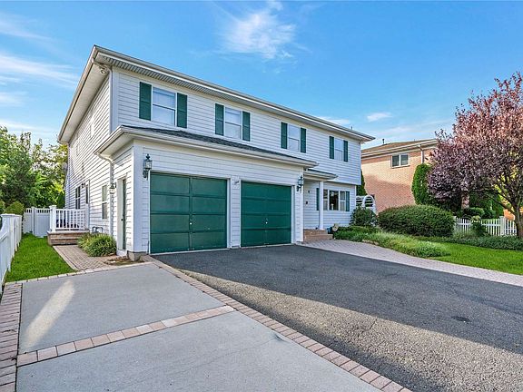 2nd image of 6 Melton Dr W