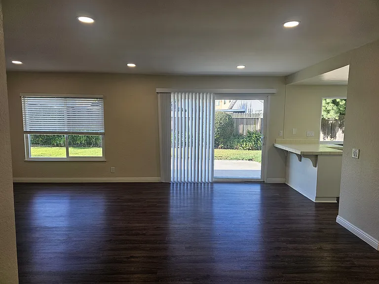 3410 Via Marina Ave — Photo 4