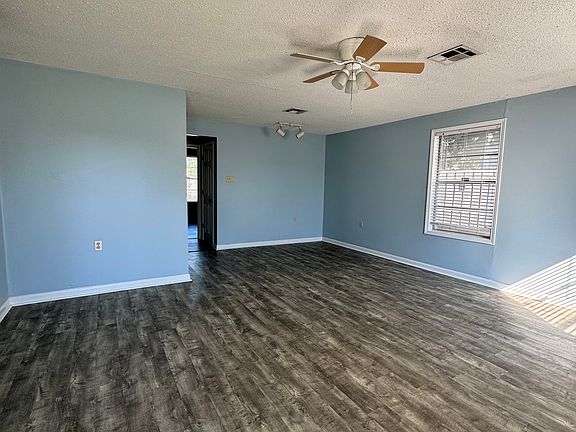 2nd image of 2612 Tupelo St
