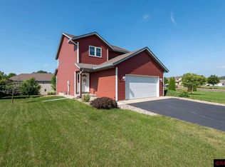 201 Tanager Rd, Mankato, MN 56001