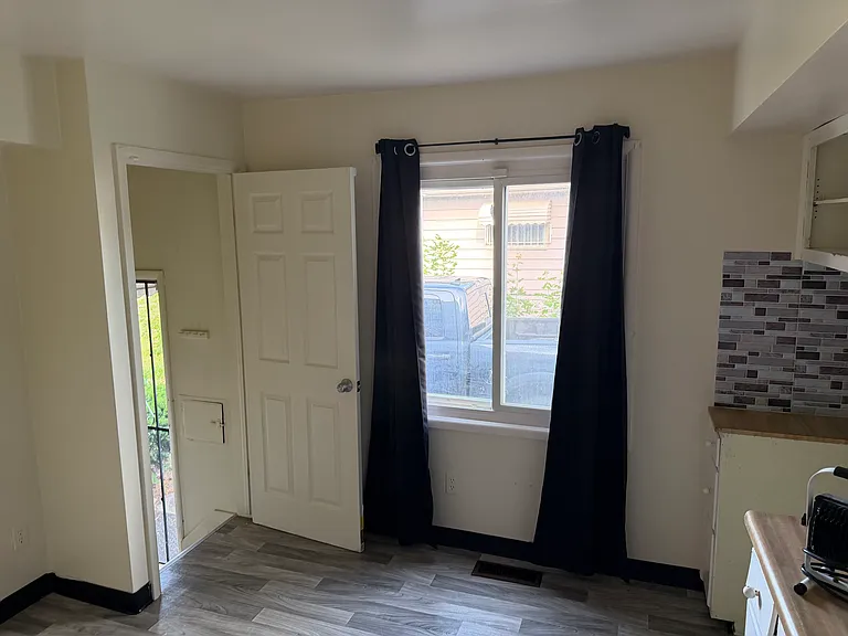 3147 Raskob St — Photo 6