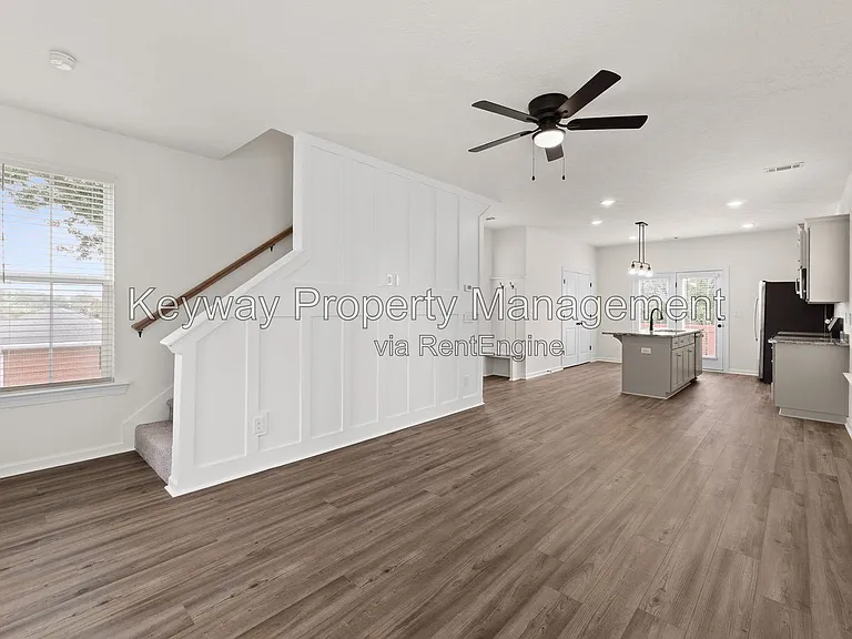 1144 Carolina Ave — Photo 4