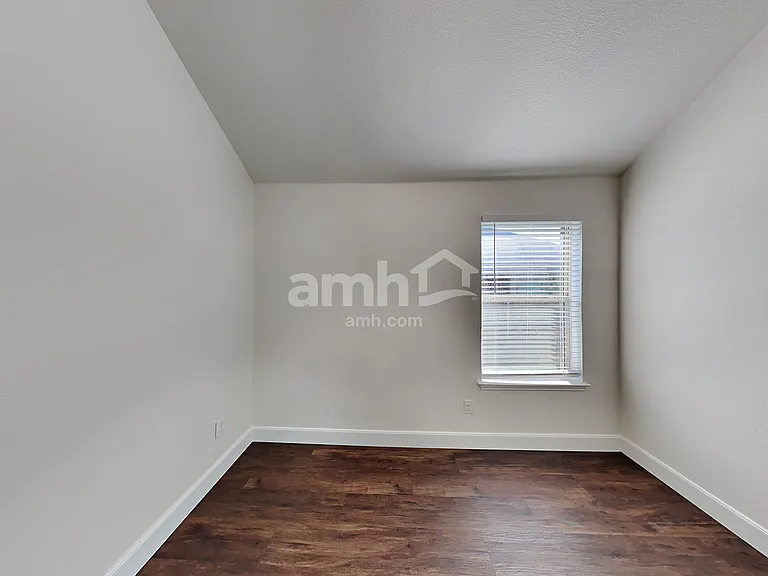 215 Buckskin Dr — Photo 13