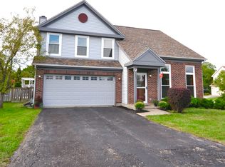 345 Meadow Lakes Blvd, Aurora, IL