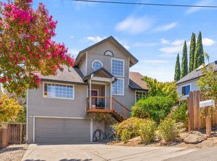 1215 Rose St, Crockett, CA 94525