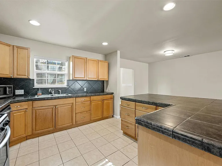 2631 W 45th St — Photo 10