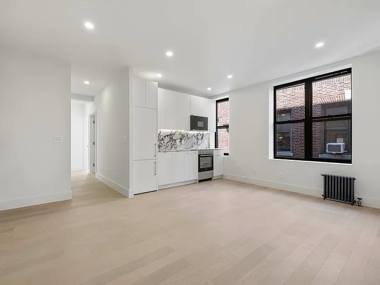 301 W 22nd St #22 — Photo 1