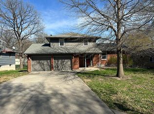 7223 N Woodland Ave, Gladstone, MO 64118