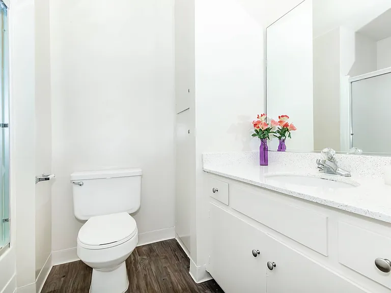 Riviera Vista Apartments — Photo 44