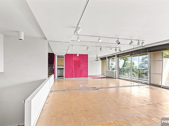 4th image of 1 Horizon Rd #G2