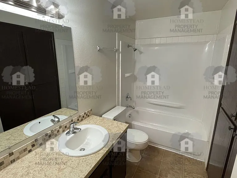 280-286 Evergreen St #291-307 — Photo 10
