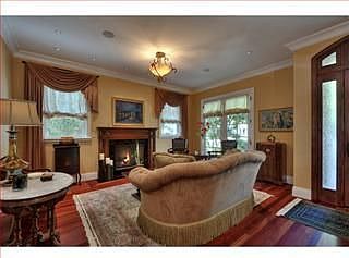 4th image of 1262 University Ave