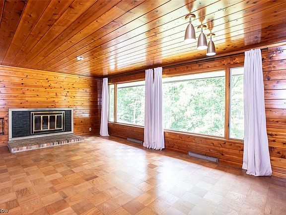 5th image of 7475 Linda Ln