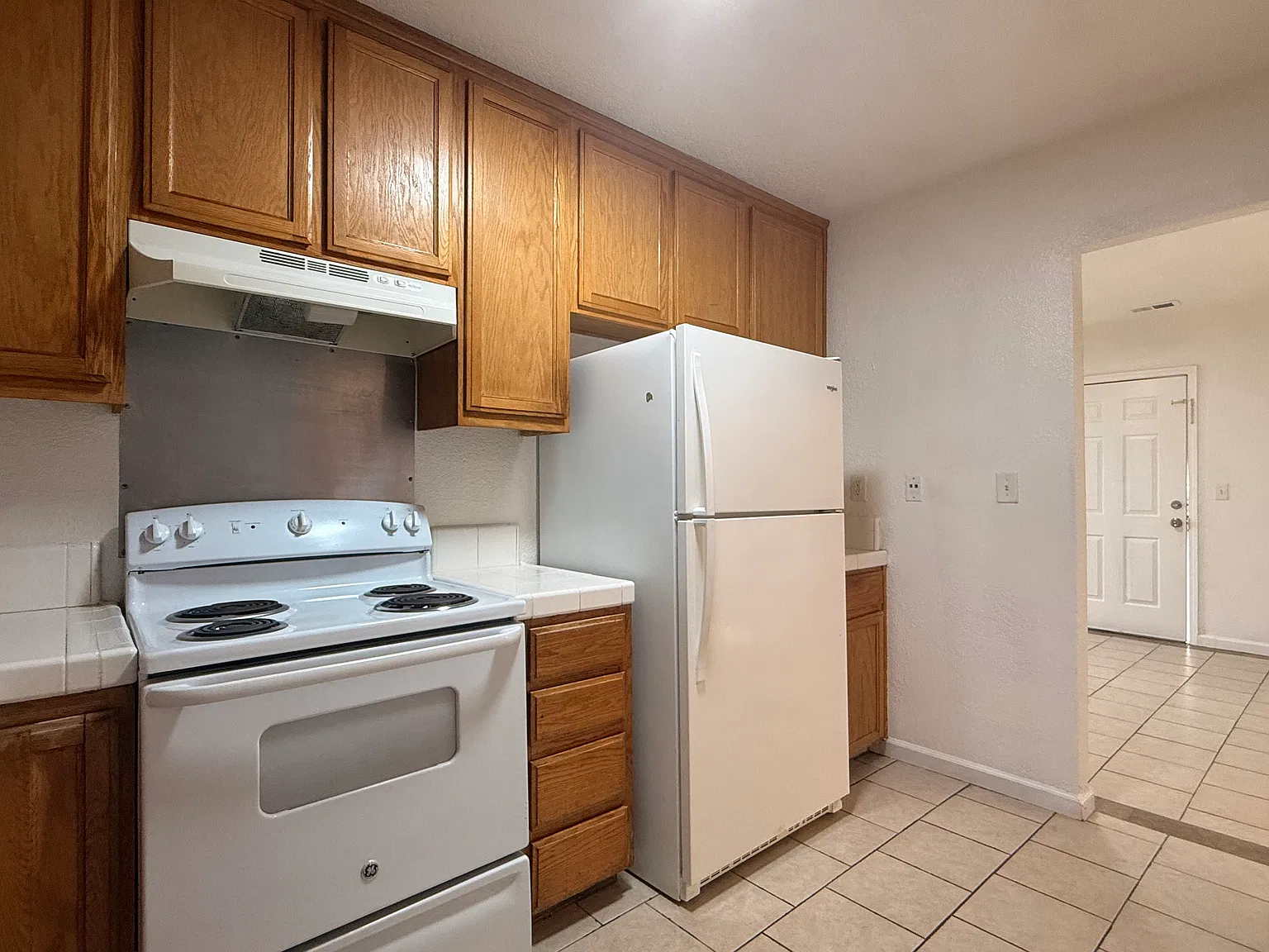 2 bed, 836 sqft, $1,850 — Photo 3
