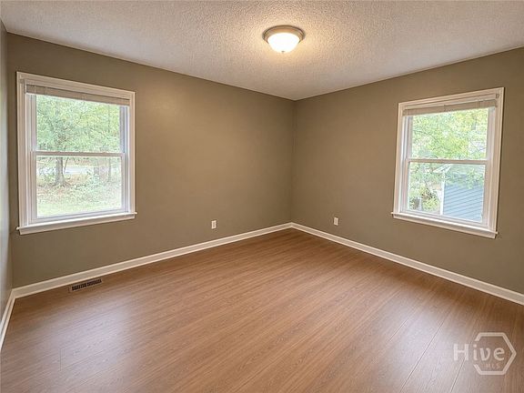 5th image of 110 Flannigans Pl