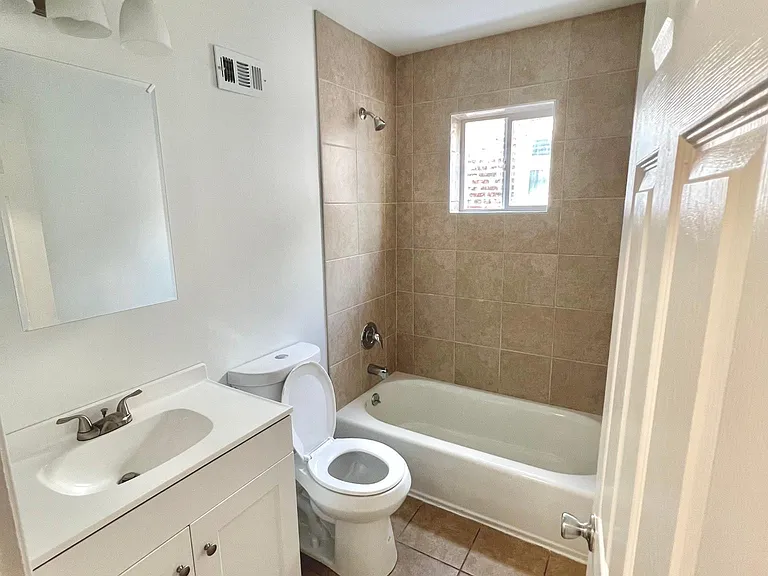 728 Saville Ave — Photo 6