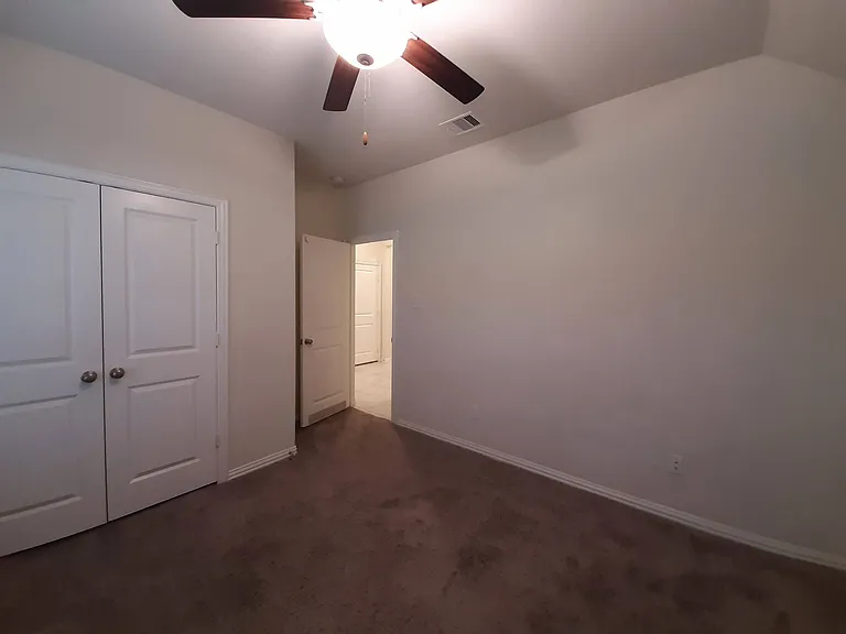 1514 Ancient Oak Ln — Photo 37