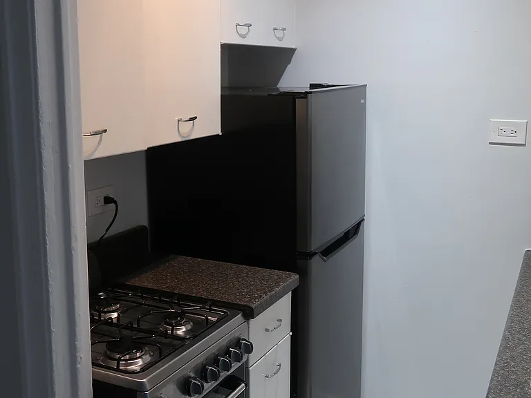 534 W Startford Pl — Photo 19