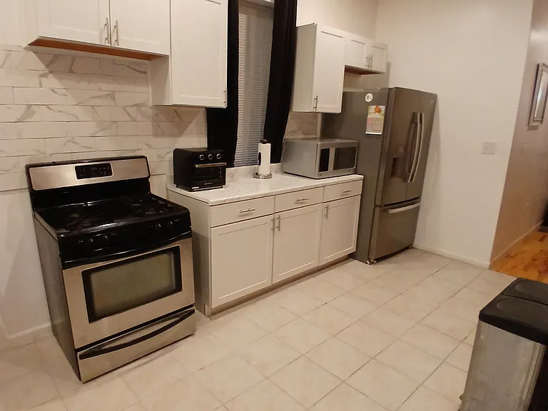 1353 W Jerome St #1 — Photo 3
