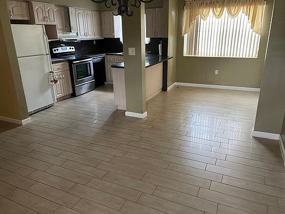 4th image of 17315 11th St