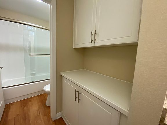 5th image of 1401 Ambassador St #107