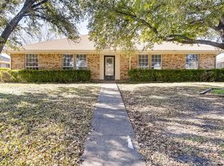 1013 Meridith Dr, Terrell, TX 75160