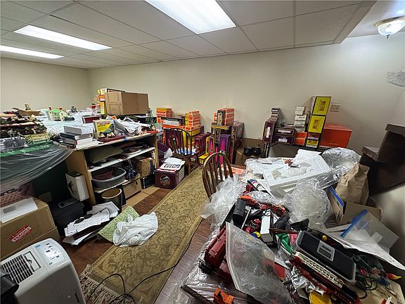 3rd image of 545 Brown Rd