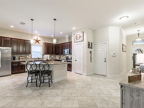 4th image of 28622 Champion Oaks Dr