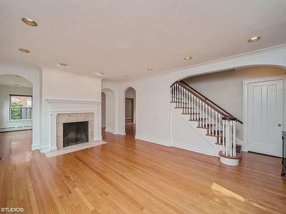 3rd image of 155 Roger Williams Ave