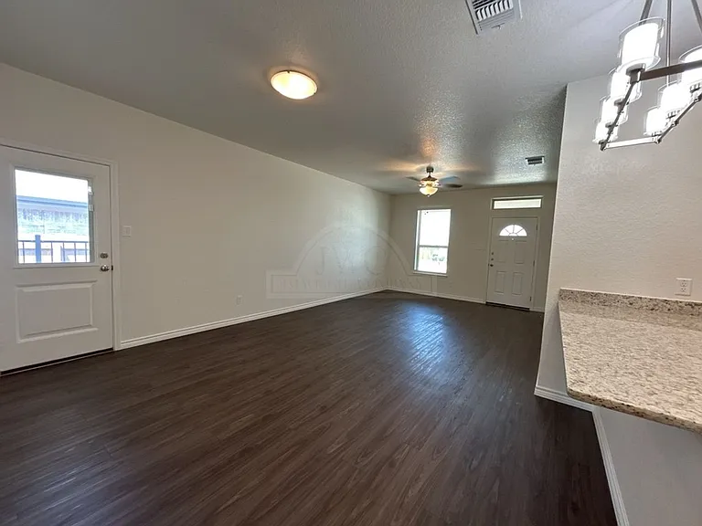 5110 Rose Garden Loop — Photo 4
