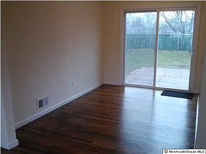 4th image of 419 Applegate Ave