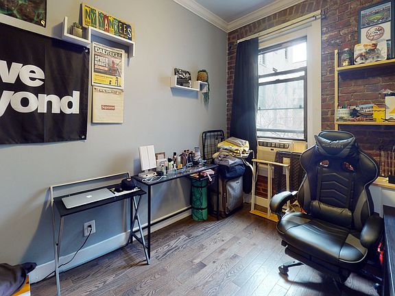 4th image of 2106 35th St APT 3E