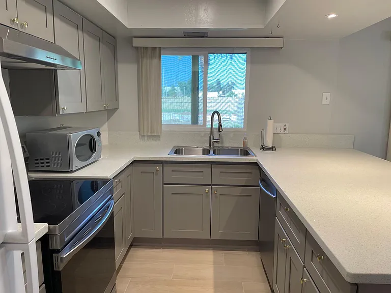 4637 S Mill Ave — Photo 3