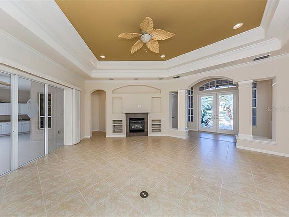 3rd image of 806 Monticello Ct