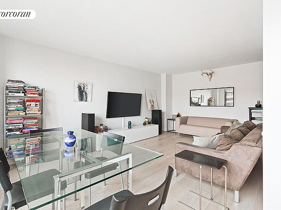 3rd image of 185 Hall St APT 1501