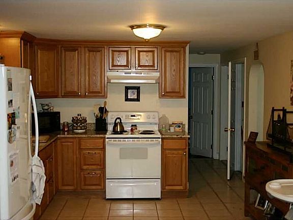 2nd image of 21 Woodland Dr