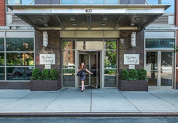 3rd image of 400 W 37th St APT 12S