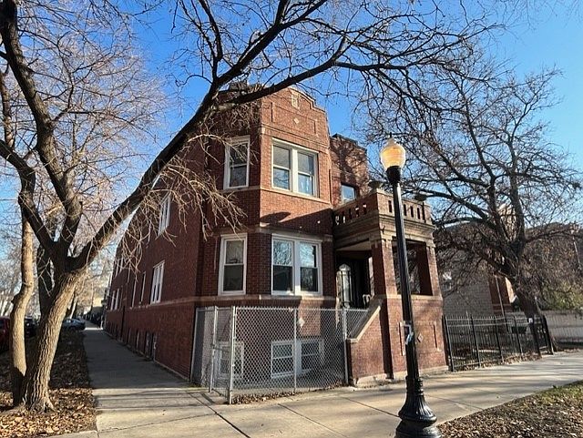 2nd image of 2301 S Marshall Blvd