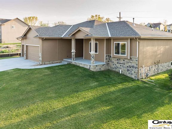 4th image of 20704 Fowler Ave
