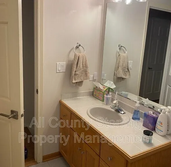 589 SE Saint Johns St — Photo 3